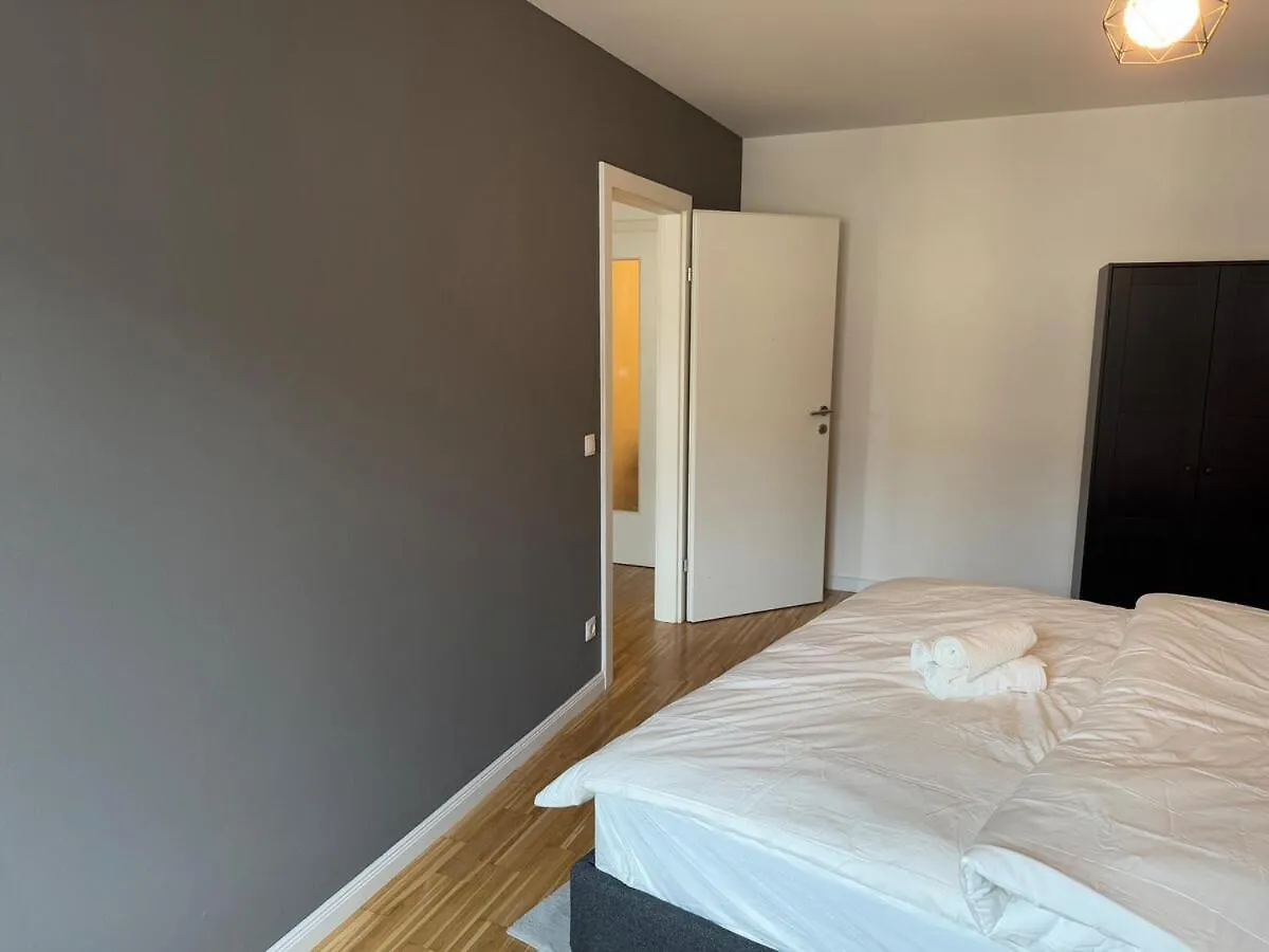 2Br, Danube, Central, U6 & S-Bahn - Axara Housing Brn 33 Vienna 0*,