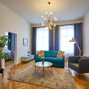  Apartamento Fancy For 5 With Self-check-in At Spittelberg