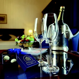 Ambassador Hotell