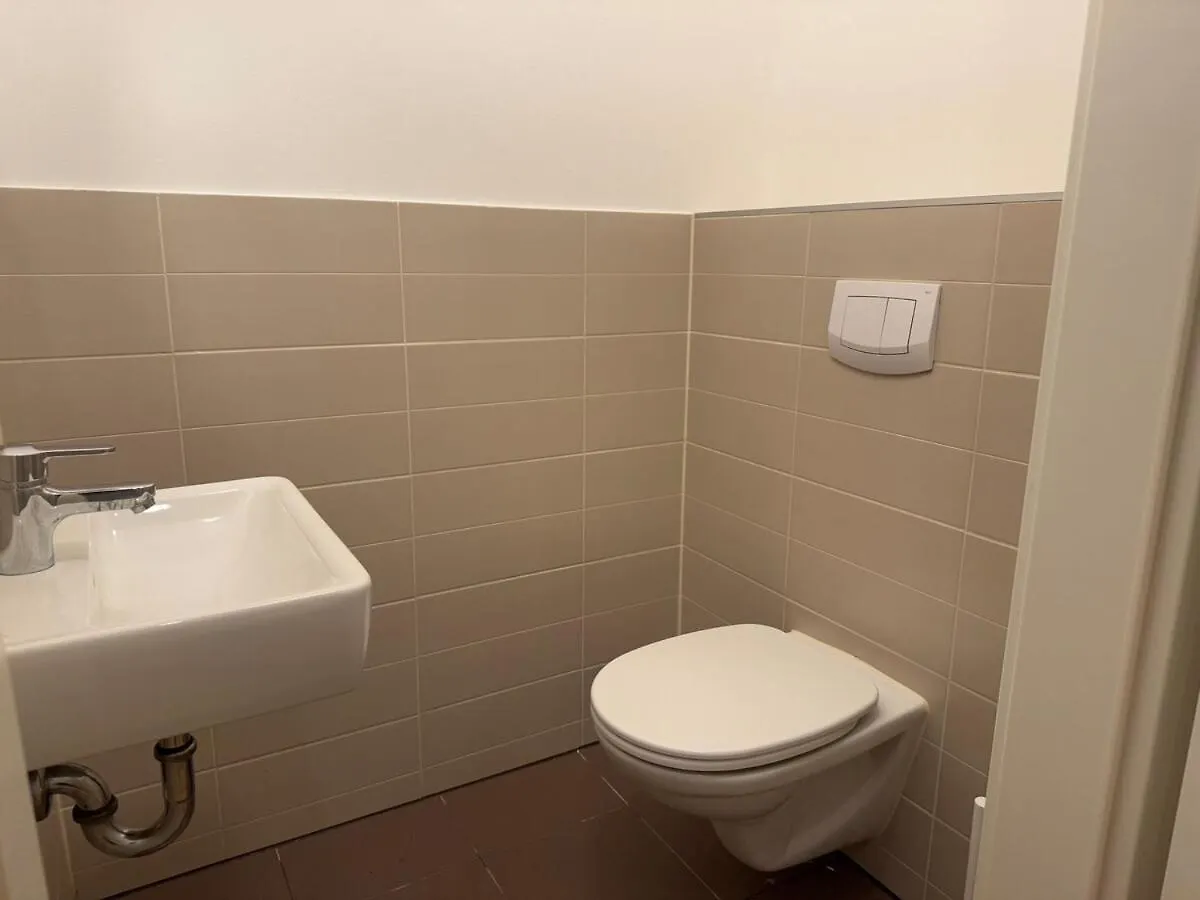 Apartment 2Br, Danube, Central, U6 & S-Bahn - Axara Housing Brn 33 Vienna Austria